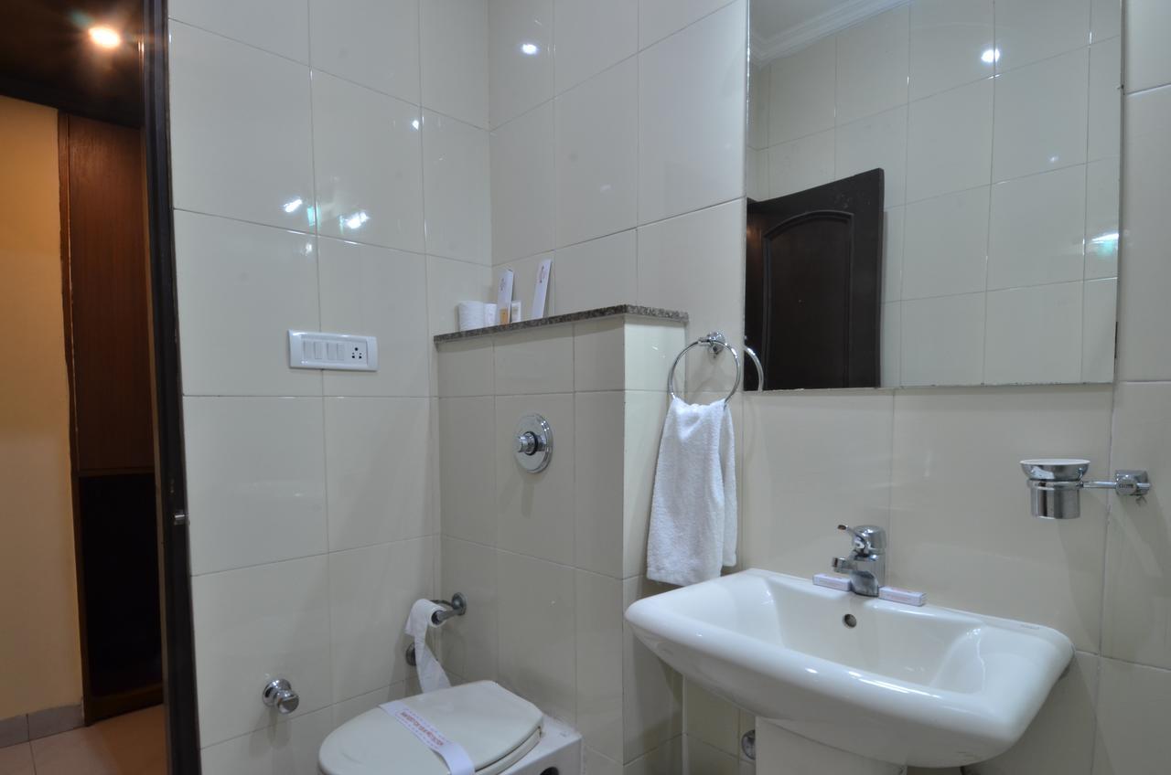 Sarovar Regency Amritsar Exterior photo
