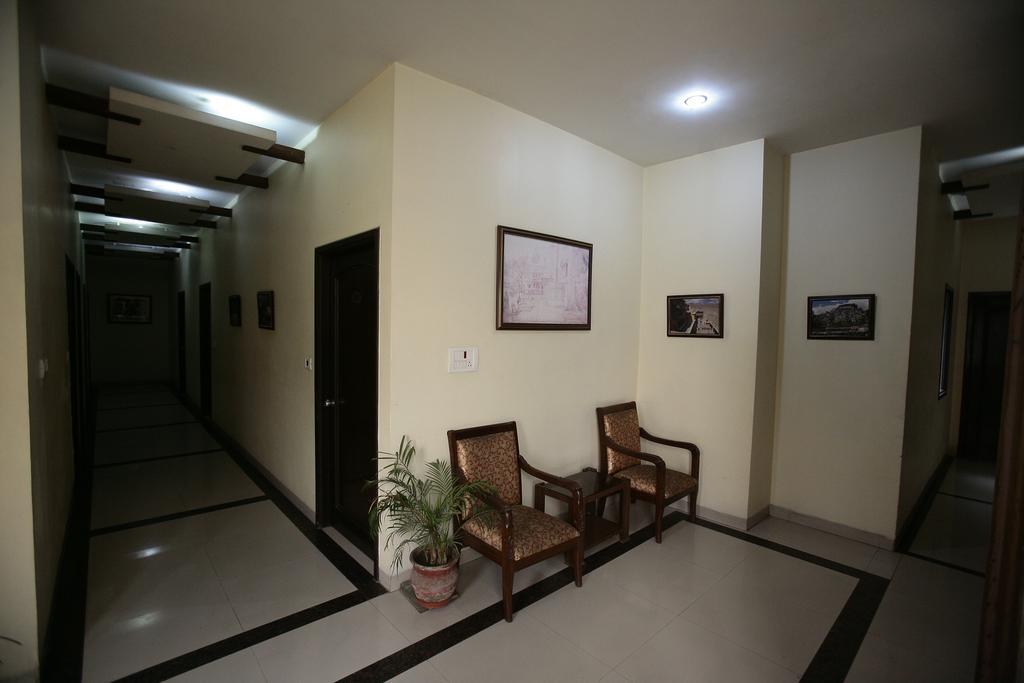 Sarovar Regency Amritsar Exterior photo