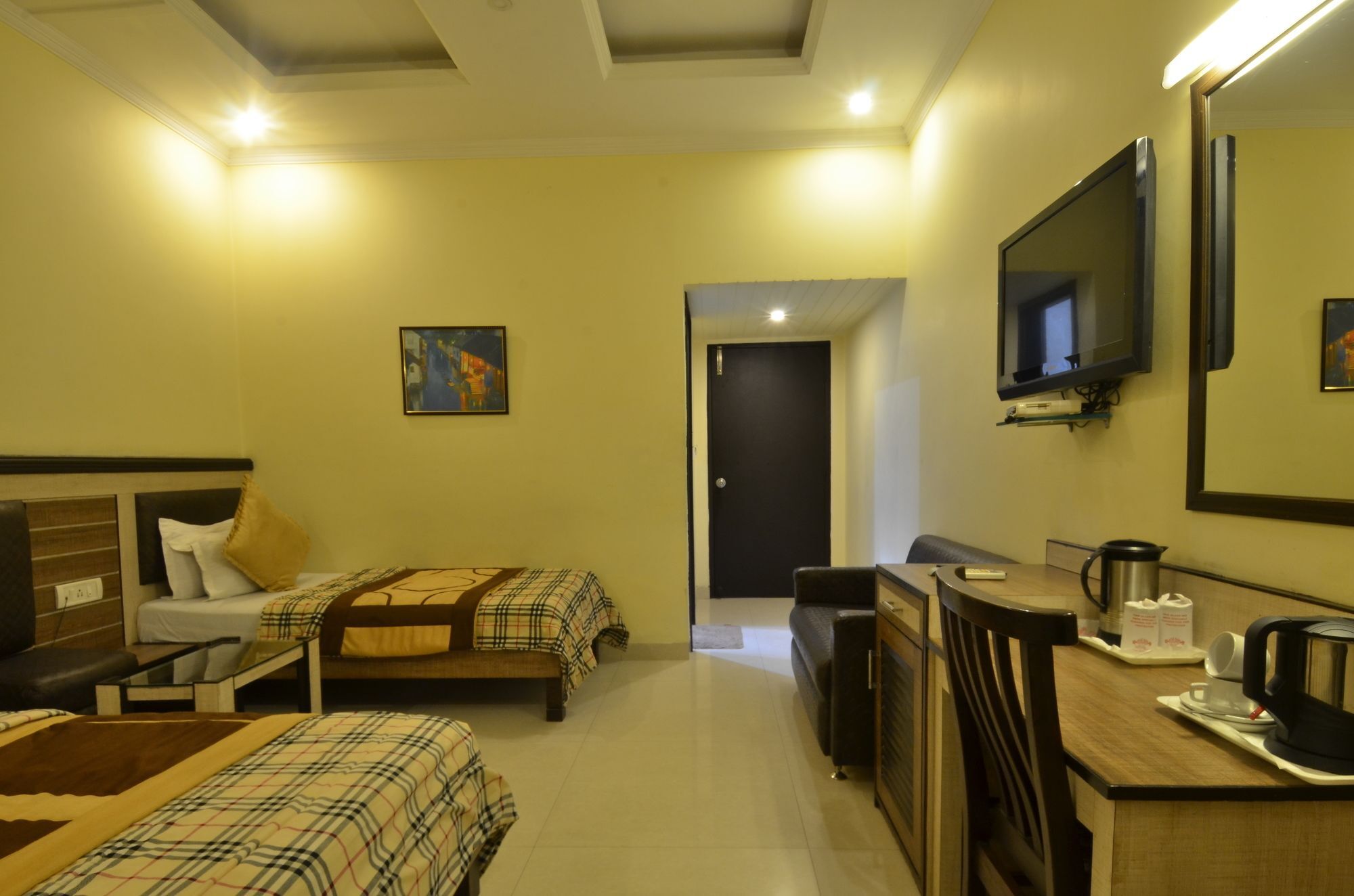 Sarovar Regency Amritsar Exterior photo